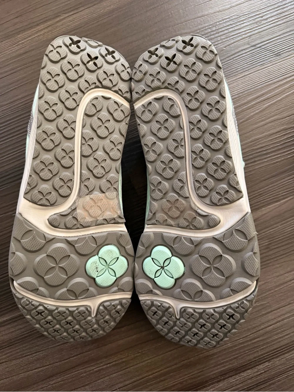 Women’s size 11W (wide) Ryka Kailee walking shoe with Velcro strap aqua mint
